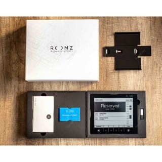 roomz-experience box-black.jpg